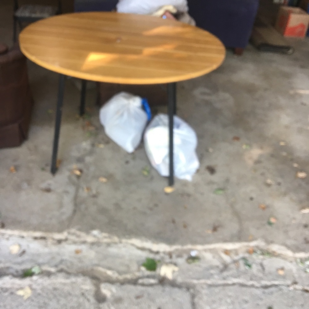 Table- dinner/patio/rec room- no chairs/good shape